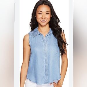 Nydj blue jean button down top💕